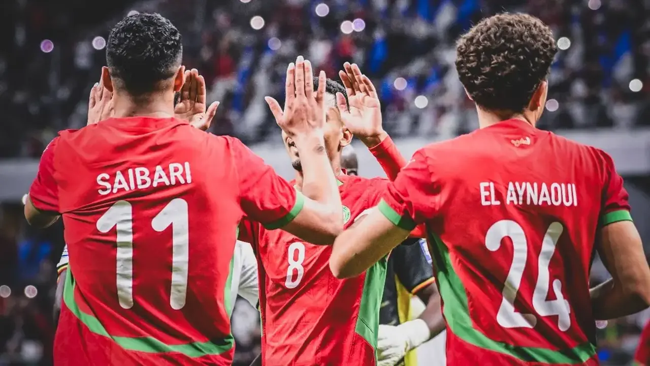 نجم المغرب يتوج بجائزة أفضل لاعب في الدوري الهولندي 2026